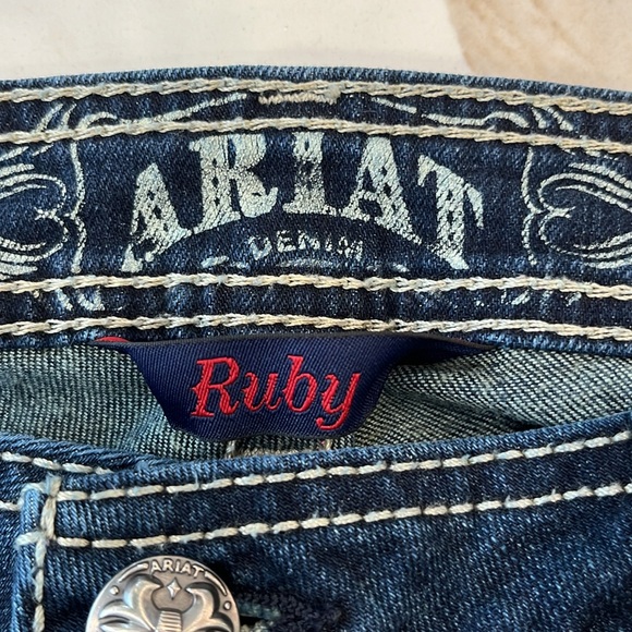 NWOT Ariat Ruby mid rise dark blue denim flare jeans with pocket embellishments - Picture 10 of 12